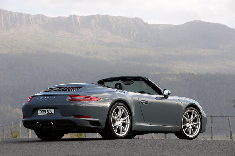  Porsche 911 Carrera Cabriolet 2016 года  (AU) (фото 17 из 29)